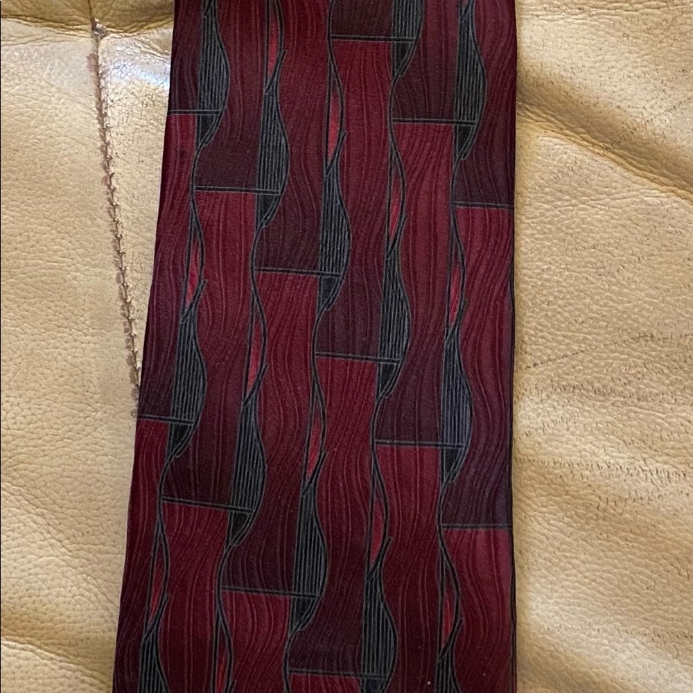 Tie by Lineage